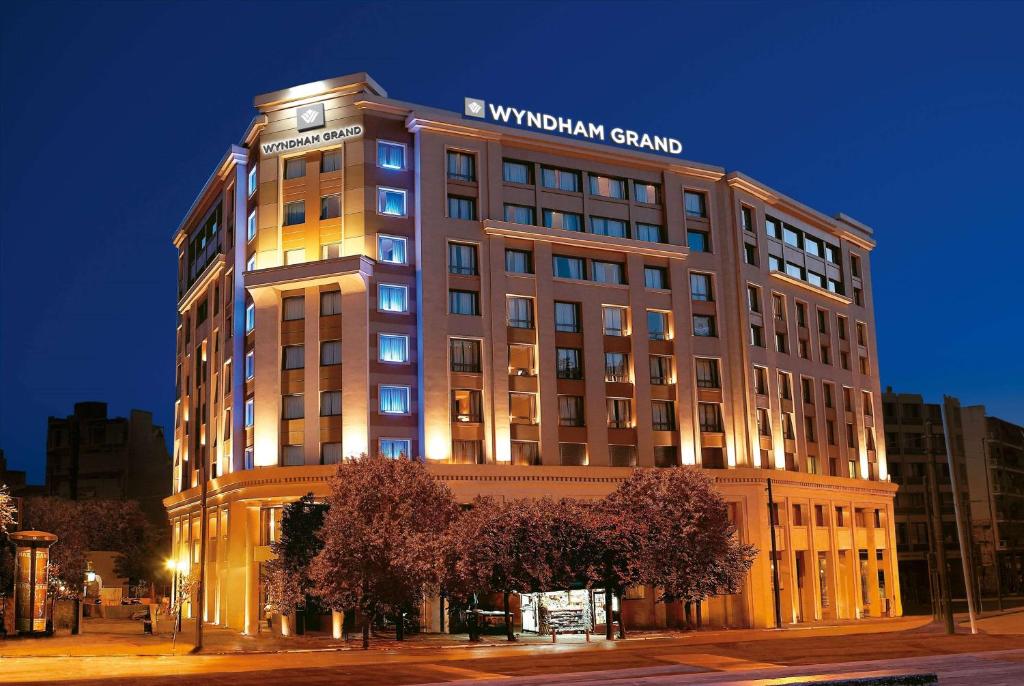 wyndham-grand-athens.jpg